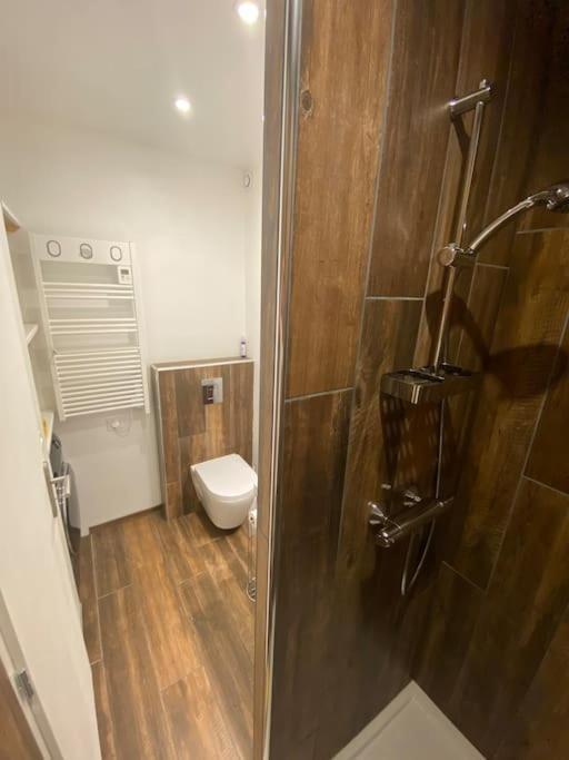 Adorable Guest House Avec Parking Prive Sur Place. Saint-Cannat Exterior photo